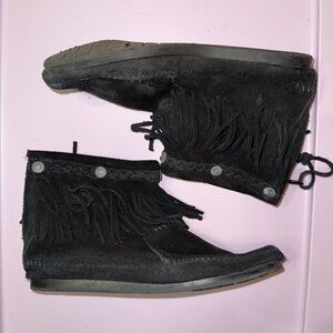 Minnetonka Black Moccasins